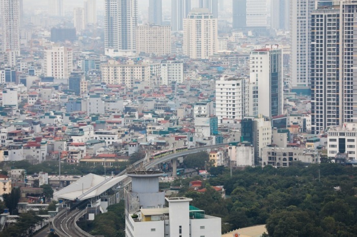 Wohngebäude prägen das Stadtbild von Hanoi. Vietnam verzeichnete 2025 ein Wirtschaftswachstum von 8,02 Prozent. Foto: epa/Luong Thai Linh