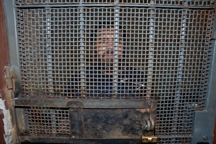 Drogenboss 'Fito', Anführer der Bande Los Choneros, wird nach seiner erneuten Festnahme ins Hochsicherheitsgefängnis La Roca in Guayaquil überführt. Foto: epa/Mauricio Torres