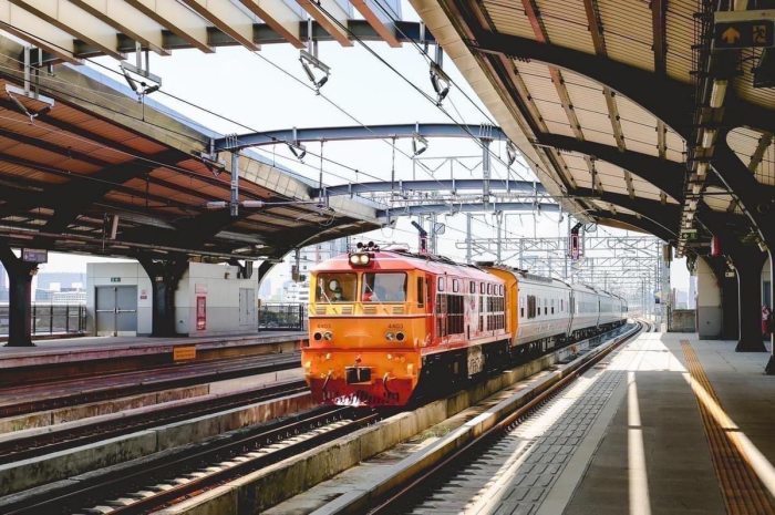 Hohe Auslastung im Bahnverkehr zum Auftakt der Songkran-Feiertage mit stark frequentierten Bahnhöfen in Bangkok und im Umland. Bild: State Railway of Thailand (SRT)