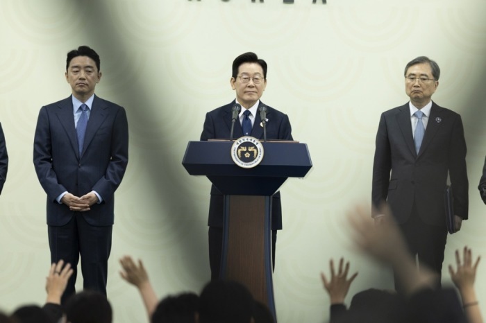 Südkoreas Präsident Lee Jae Myung spricht auf der Abschlusspressekonferenz des APEC-Gipfels 2025 in Gyeongju. Foto: epa/Jeon Heon-kyun