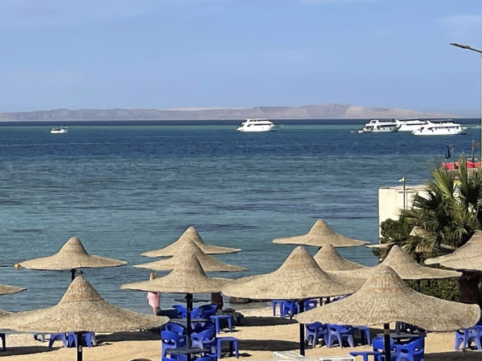 Ein Touristen-U-Boot ist nach Angaben von Rettungskräften vor dem ägyptischen Urlaubsort Hurghada im Roten Meer gesunken. Foto: STR/Ap/dpa