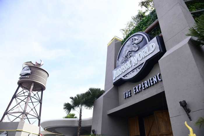 Eingangsbereich der neuen Familienattraktion „Jurassic World: The Experience“ am Asiatique. Foto: Bangkok Metropolitan Administration