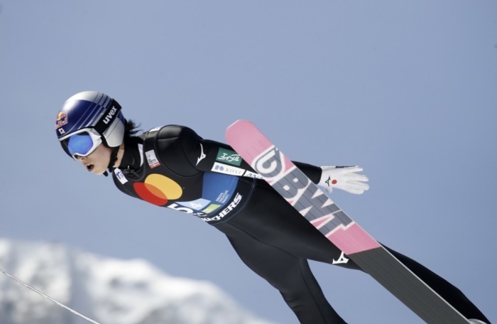 Japaner Ryoyu Kobayashi in Aktion während der HS240-Trial-Runde der Herren beim FIS Skiflug-Weltcup in Planica. Foto: epa/Antonio Bat