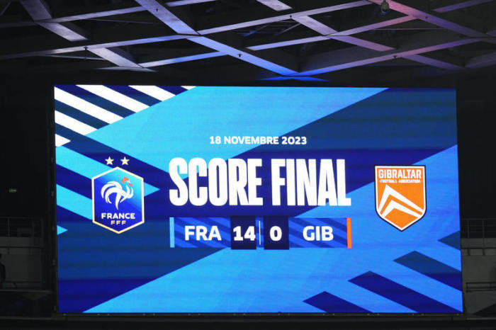 EM-Qualifikation, Frankreich - Gibraltar, Gruppenphase, Gruppe B, 9. Spieltag. Das Endergebnis von 14:0 ist auf der Anzeigetafel zu lesen. Foto: Daniel Cole/Ap
