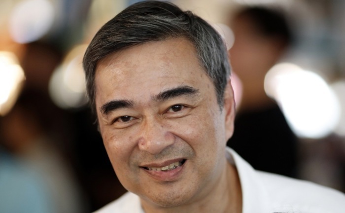 Demokratenchef Abhisit Vejjajiva stellte in Hat Yai das Infrastrukturkonzept „Southern Connect“ als Alternative zur Land Bridge der Regierung vor. Foto: epa/Rungroj Yongrit