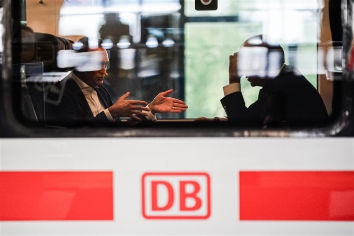 Die Deutsche Bahn und Talgo präsentieren den ICE L-Waggon. Archivfoto: epa/CLEMENS BILAN