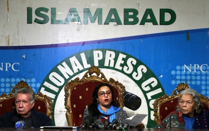 Pressekonferenz der pakistanischen Menschenrechtskommission in Islamabad. Foto: epa/Sohail Shahzad