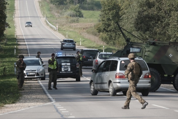 Bundeswehrsoldaten nehmen an der Militärübung Namejs etwa 5 km von der Grenze zwischen Lettland und Weißrussland in Silene teil. Foto: epa/Valda Kalnina
