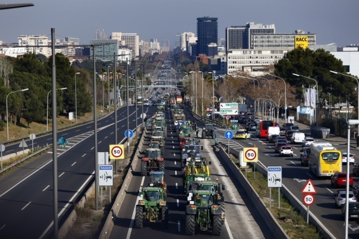 Spaniens Landwirte schließen sich der Protestwelle in Europa an. Foto: epa/Quique Garcia