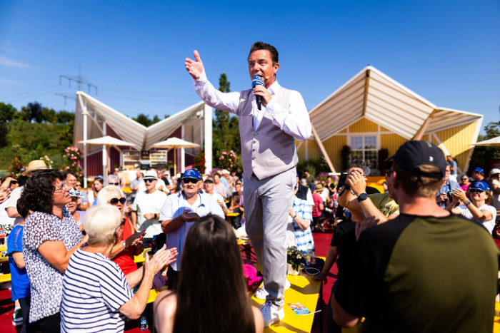 Entertainer und Moderator Stefan Mross steht in der 