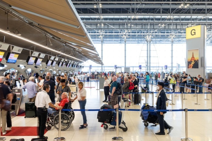 Die Flughafengesellschaft AOT erhöht ab dem 20. Juni 2026 die internationale Passagier-Servicegebühr an ihren sechs Flughäfen. Bild: Airports of Thailand (AOT)