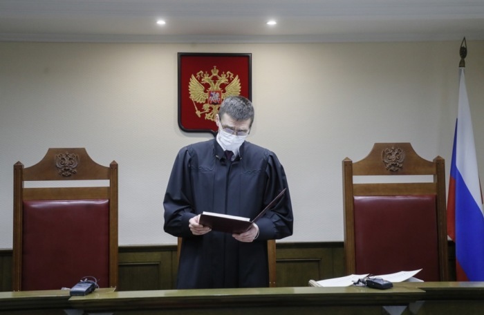 Der Oberste Gerichtshof Russlands erklärt die internationale LGBT-Bewegung für extremistisch und verbietet sie. Foto: epa/Yuri Kochetkov