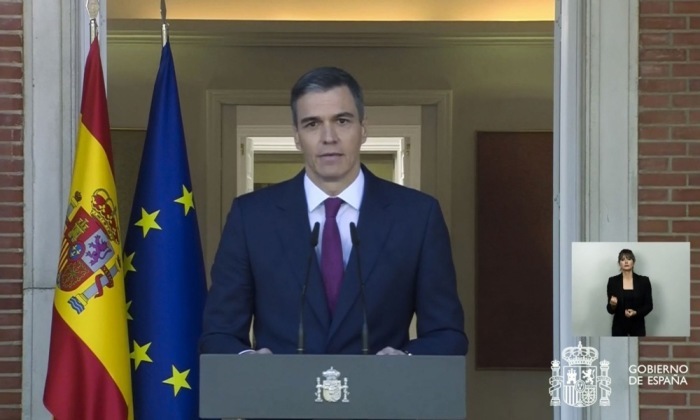 Pedro Sanchez beschließt, sein Amt als Ministerpräsident fortzusetzen. Foto: epa/Moncloa Palacgregor Fischer