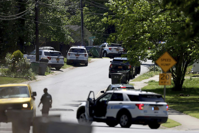 Mehrere Polizeibeamte wurden in Ost-Charlotte, North Carolina, angeschossen, so das Charlotte Mecklenburg Police Department. Foto: Khadejeh Nikouyeh/The Charlotte Observer Via Ap/dpa