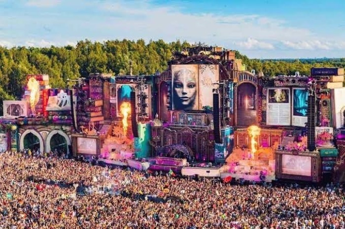 Tomorrowland begeistert weltweit mit spektakulären Shows, modernster Technik und Weltstars der EDM-Szene Bild: TMN.TV
