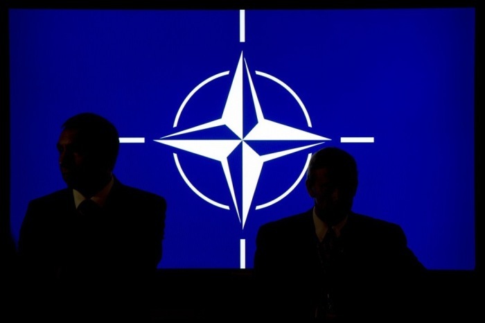 Nato-Logo während des Nato-Gipfels in Newport. Foto: epa/Maurizio Gambarini