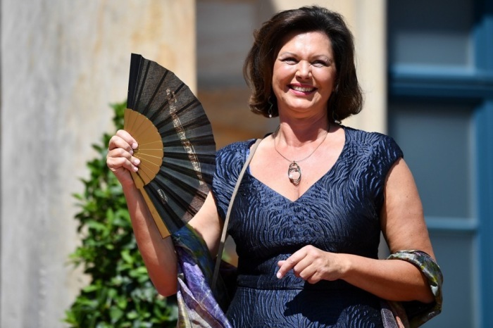 Ilse Aigner trifft zur Eröffnung der Bayreuther Festspiele am Richard-Wagner-Festspielhaus in Bayreuth ein. Foto: epa/Philipp Guelland