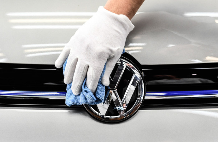  Der DFB einigt sich mit Volkswagen auf einen Vertrag von 2019 bis 2024. Der VW-Markenchef spricht von einem «großen Ereignis». Foto: epa/Filip Singer