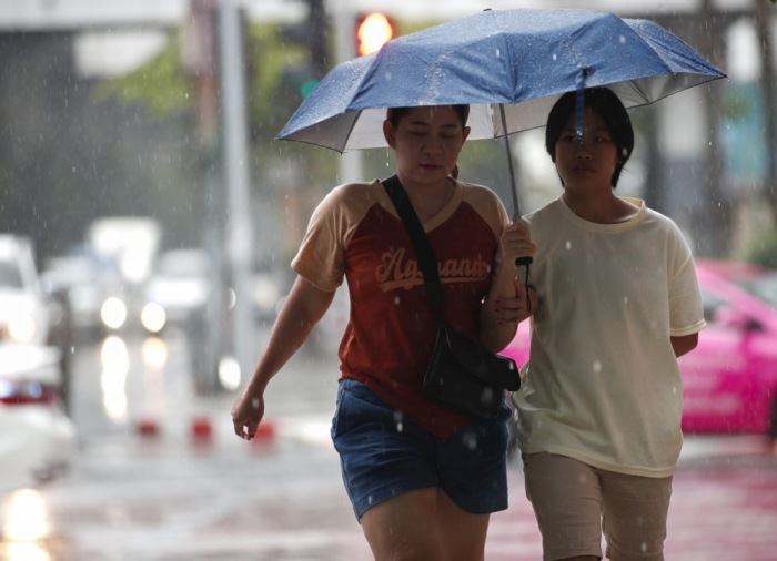 Das Wetteramt warnt vor Gewittern und örtlichem Starkregen. Foto: epa/Rungroj Yongrit