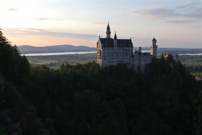 A view of the Neuschwanstein Castle in Neuschwanstein. Photo: epa/ANNA SZILAGYI