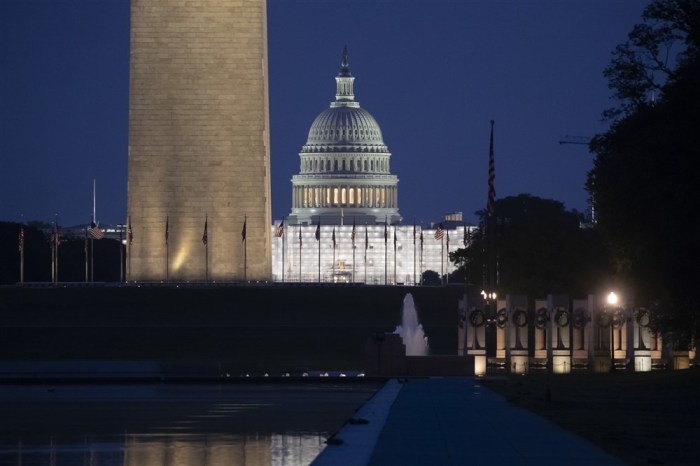 Das US-Capitolgebäude vor der Morgendämmerung. Foto: epa/Das Us-kapitolgebäude Vor Der Morgendämmerung