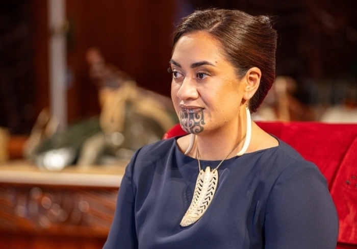 Die neue Maori-Königin Te Arikinui Kuini Ngawai hono i te po hält in Ngaruawahia ihre erste öffentliche Rede. Foto: Te Tari o te Kiingitanga/dpa