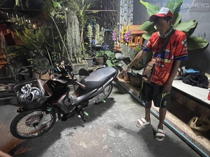 Die Polizei von Banglamung einen Thailänder festgenommen, der verdächtigt wird, im Februar Parfüm von einer Karaoke-Angestellten gestohlen zu haben. Foto: The Pattaya News