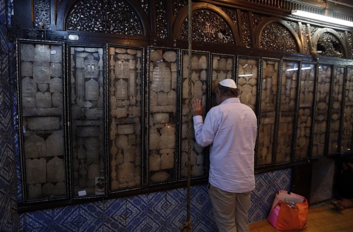 Wallfahrt der jüdischen Gemeinde zur historischen Synagoge in Tunesien. Archivfoto: epa/MOHAMED MESSARA