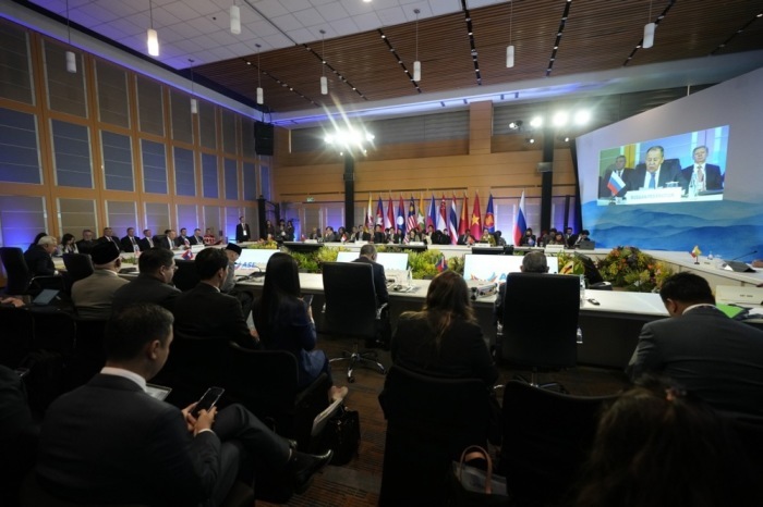 Russlands Außenminister Sergej Lawrow ist per Videoschalte bei der ASEAN-Konferenz mit Russland in Pasay City bei Manila zugeschaltet. Foto: EPA/Aaron Favila/pool