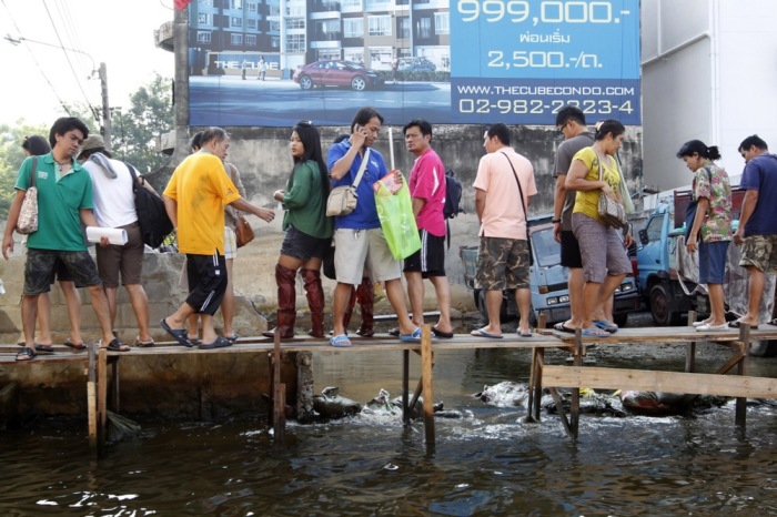 Thailands Bevölkerung könnte sich in 60 Jahren halbieren. Dringende Maßnahmen sind nötig, um die sinkende Geburtenrate und die alternde Gesellschaft zu bekämpfen. Foto: EPA/Barbara Walton