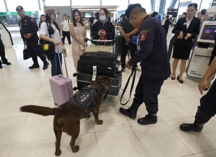 Thailand reagiert auf den Heroin-Schmuggelfall mit strengeren Kontrollen für Flugbesatzungen und erweiterten Ermittlungen. Foto: epa/Rungroj Yongrit