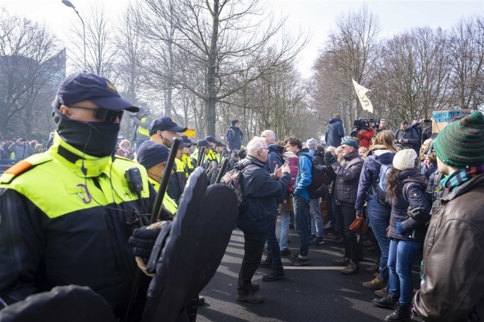 Die Extinction Rebellion protestiert in Den Haag. Foto: epa/Phil Nijhuis