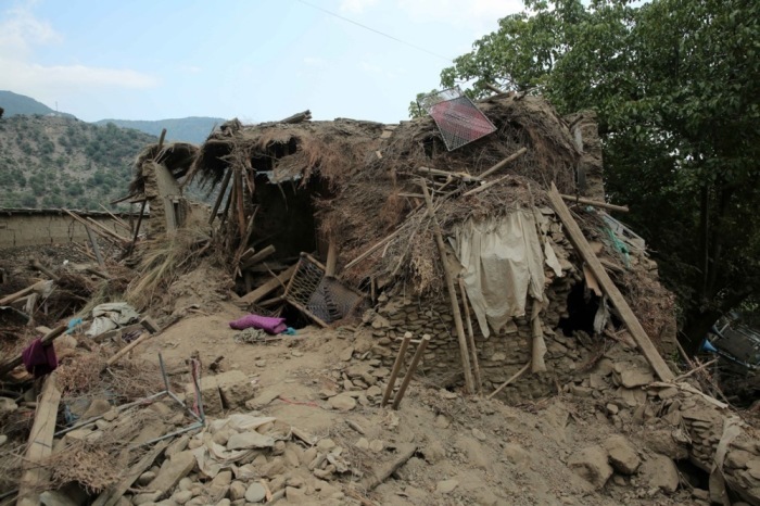 Zerstörte Häuser nach dem Erdbeben in der Provinz Kunar, bei dem in Afghanistan Hunderte Menschen ums Leben kamen. Foto: epa/Samiullah Popa