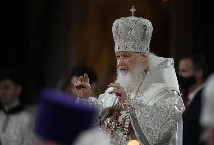 Der Moskauer und gesamtrussische Patriarch Kirill nimmt am orthodoxen Ostergottesdienst in der Christ-Erlöser-Kathedrale in Moskau teil. Foto: epa/Alexander Zemlianichenko