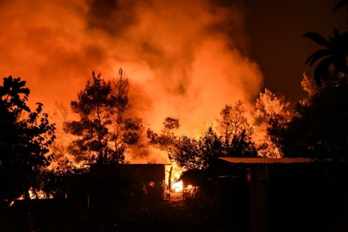 Ein gewaltiger Flächenbrand in Zentral-Euböa. Foto: epa/Wassilis Aswestopoulos