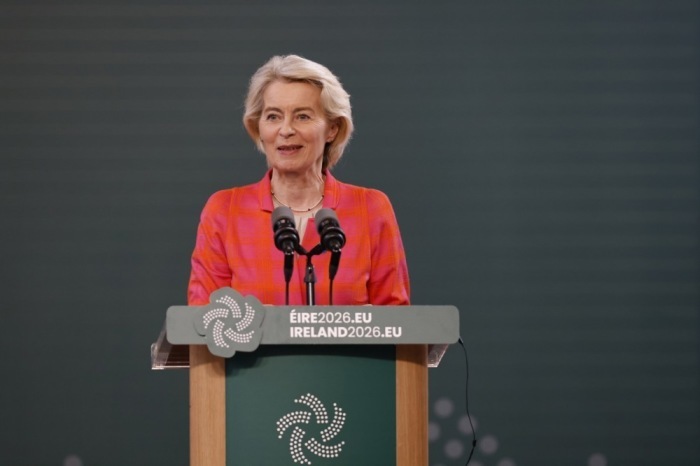Die Präsidentin der Europäischen Kommission Ursula von der Leyen hält eine Pressekonferenz. Foto: epa/Francois Lenoir