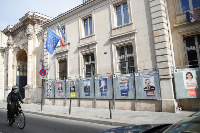 Präsidentenwahl in Paris. Foto: epa/Mohammed Badra