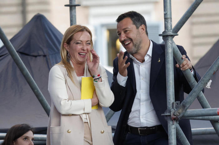 Der Generalsekretär der italienischen Partei Lega Nord Matteo Salvini (R) und die Vorsitzende der italienischen Partei Fratelli d'Italia (Brüder Italiens) Giorgia Meloni. Foto: epa/Giuseppe Lami