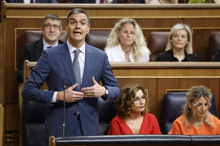 Spanischer Premierminister Pedro Sanchez (L) . Foto: epa/Mariscal