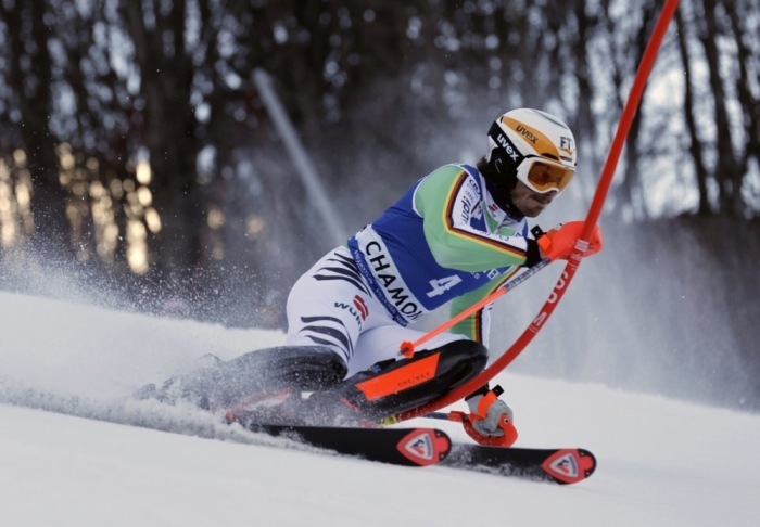 Der deutsche Linus Strasser in Aktion beim Slalomrennen der Herren beim FIS Alpinen Skiweltcup in Chamonix. Foto: epa/Sebastien Nogier