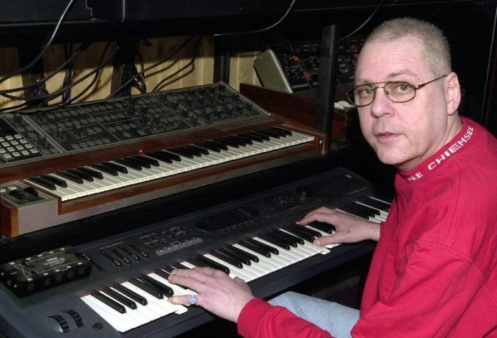 Der deutsche Komponist und Klangpionier Klaus Schulze ist tot. Der 74-Jährige, einer der wichtigsten Vorreiter der elektronischen Musik, starb am Dienstag (26.04.2022) nach langer Krankheit. Foto: Wolfgang Weihs/dpa