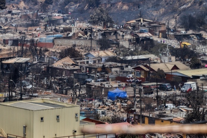 Die von den Bränden in der Region und ihrer Umgebung betroffene Region Achupallas in Vina del Mar. Foto: epa/Cristobal Basaure