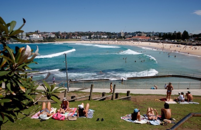 Strandgänger am Bondi Beach in Sydney. Foto: epa/Nikki Short Australien Und Neuseeland Out
