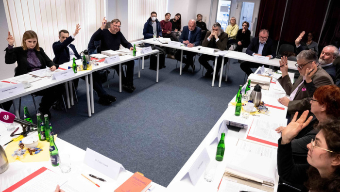 Im Statistischen Landesamt Bremen findet die Sitzung des Landeswahlausschusses statt. Foto: Sina Schuldt/dpa