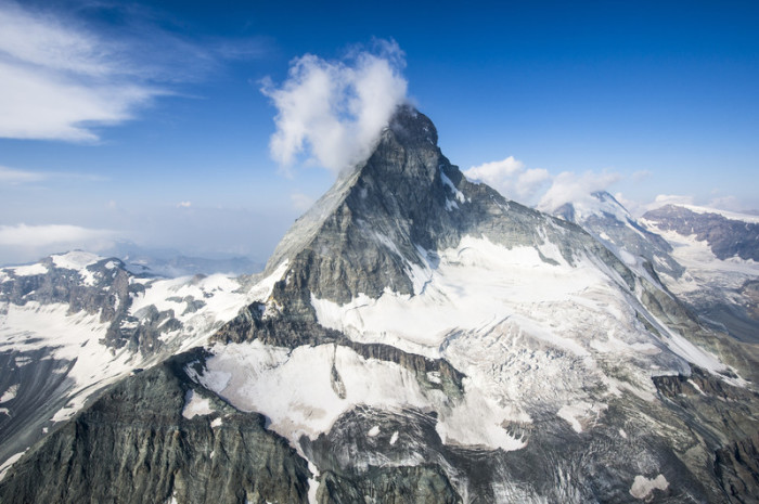 das Matterhorn von verschiedenen Graten in Zermatt. Foto: epa/Dominic Steinmann