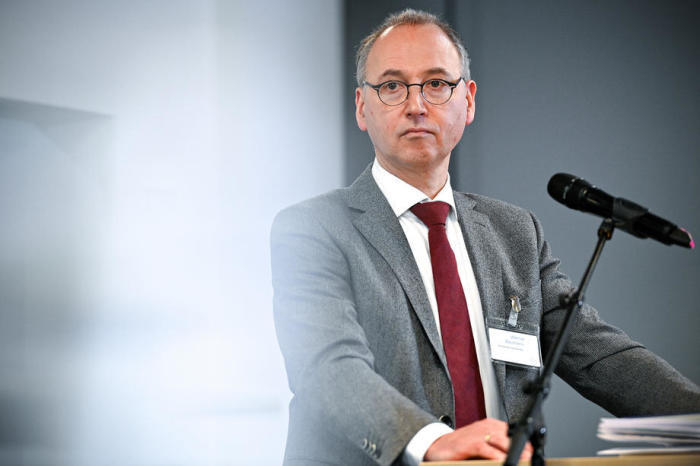 Der Vorsitzende des Vorstands des deutschen Pharmaunternehmens Bayer AG, Werner Baumann. Foto: epa/Sascha Steinbach