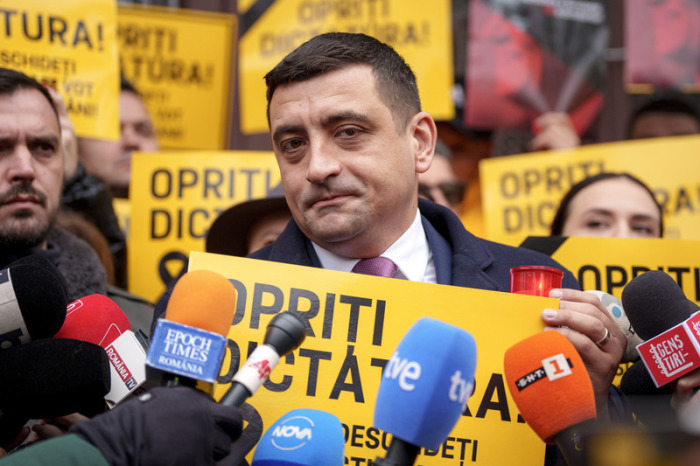 George Simion von der rechtsgerichteten Partei AUR will nach der Wahl Kremlfreund Georgescu politisch einbinden. Foto: dpa/Andreea Alexandru