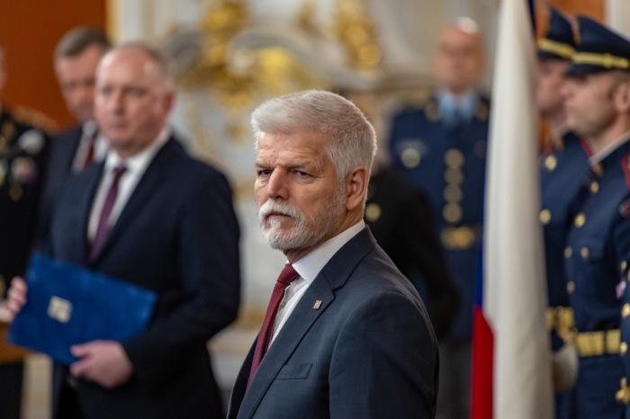Petr Pavel ernennt auf der Prager Burg die neue Regierung aus ANO, SPD und Motoristen mit klarer Mehrheit im Parlament. Foto: epa/Martin Divisek
