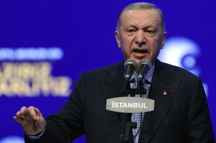 Der türkische Präsident Recep Tayyip Erdogan spricht während der AK-Partei. Foto: EPA-EFE/Erdem Sahin