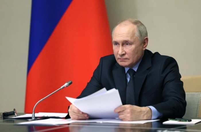 Russischer Präsident Putin hält eine Sitzung im Zusammenhang mit den Unruhen in Dagestan ab. Foto: epa/Gavriil Grigorov